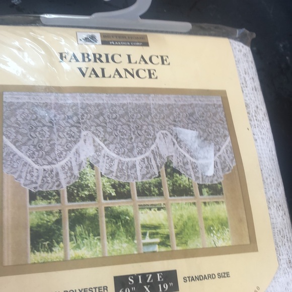 Fabric lace valance - Picture 3 of 4